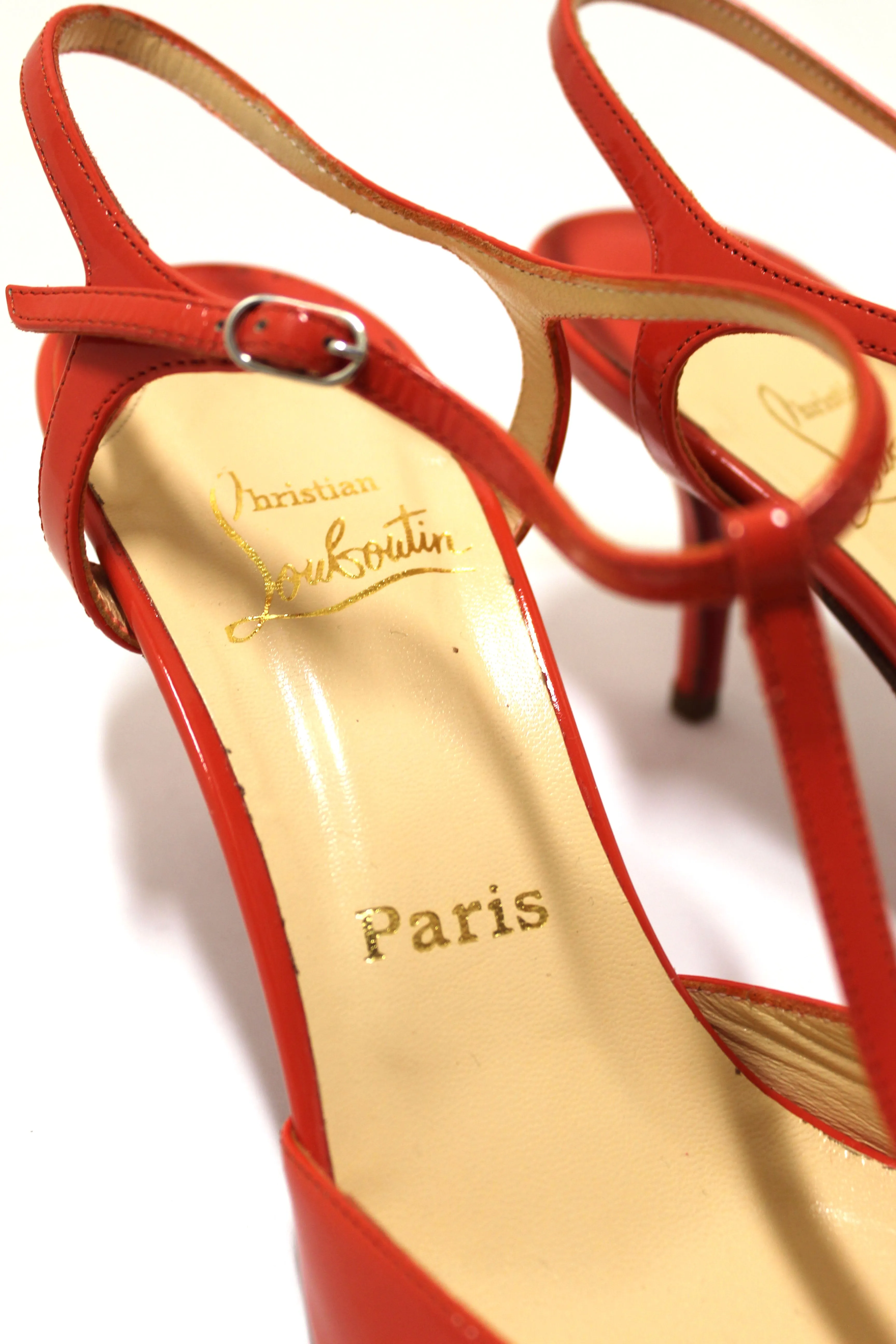 Authentic Christian Louboutin Coral Patent Leather T-strap Pump Heel Size 40.5