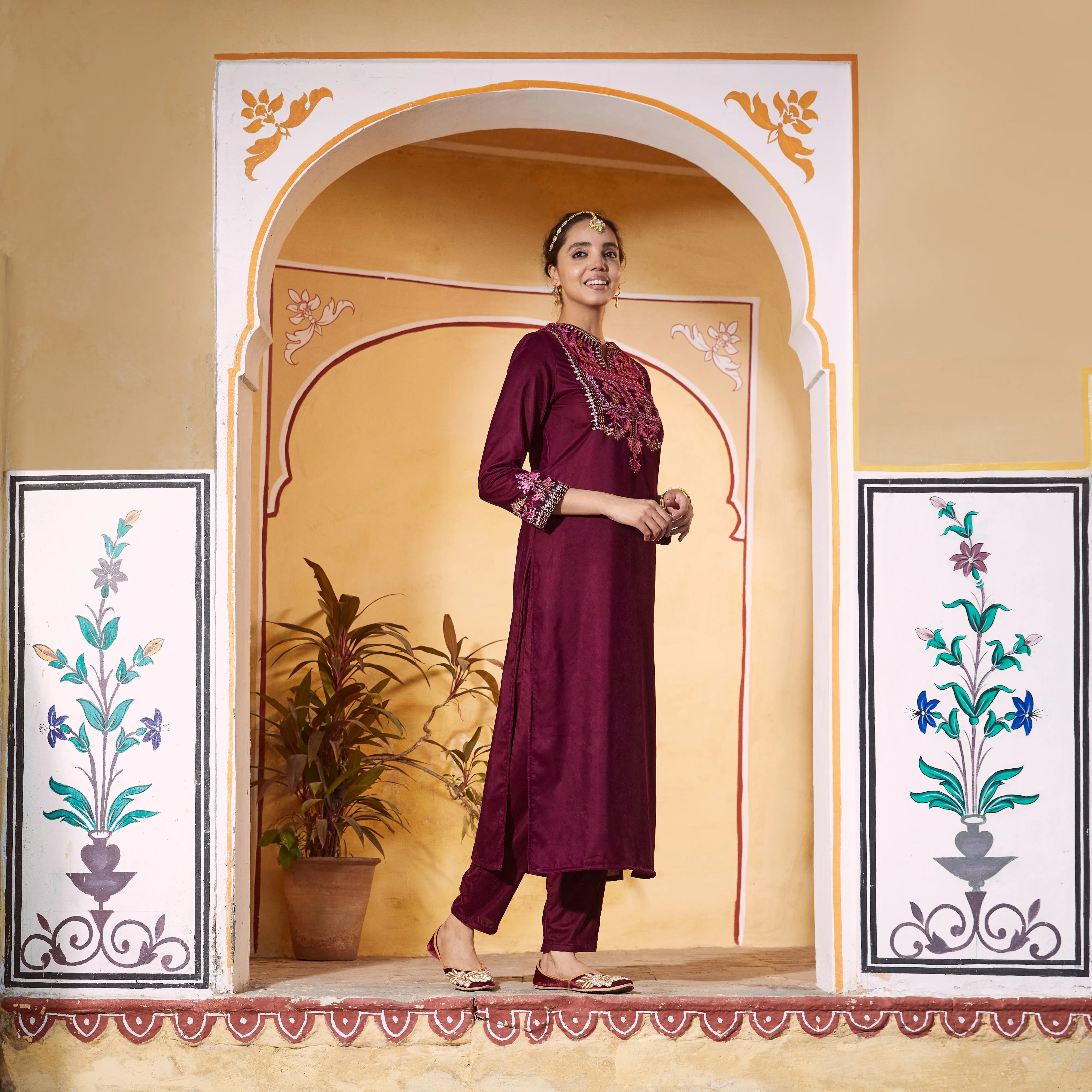 Magenta Velvet High Slit Zari Embroidered Kurta