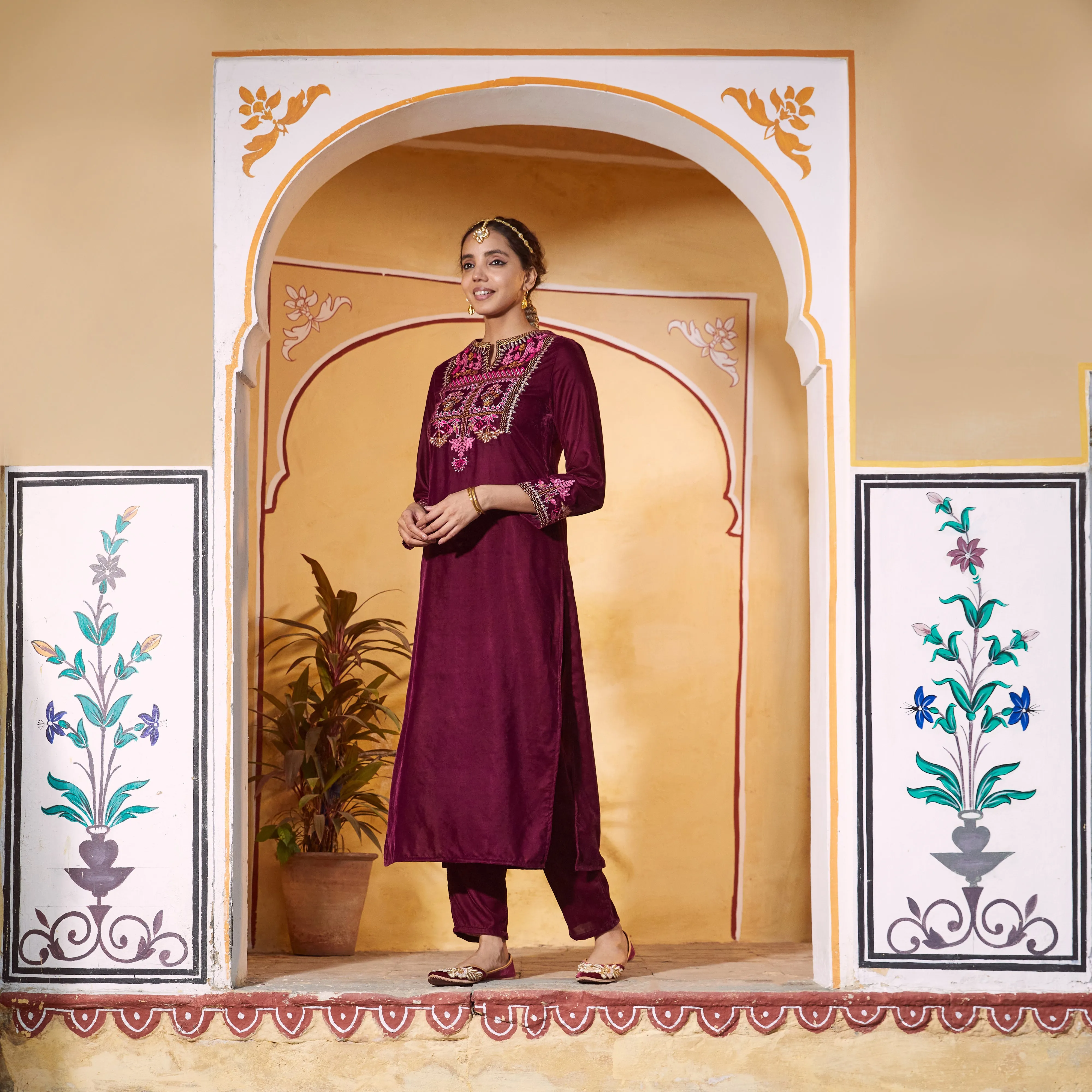 Magenta Velvet High Slit Zari Embroidered Kurta