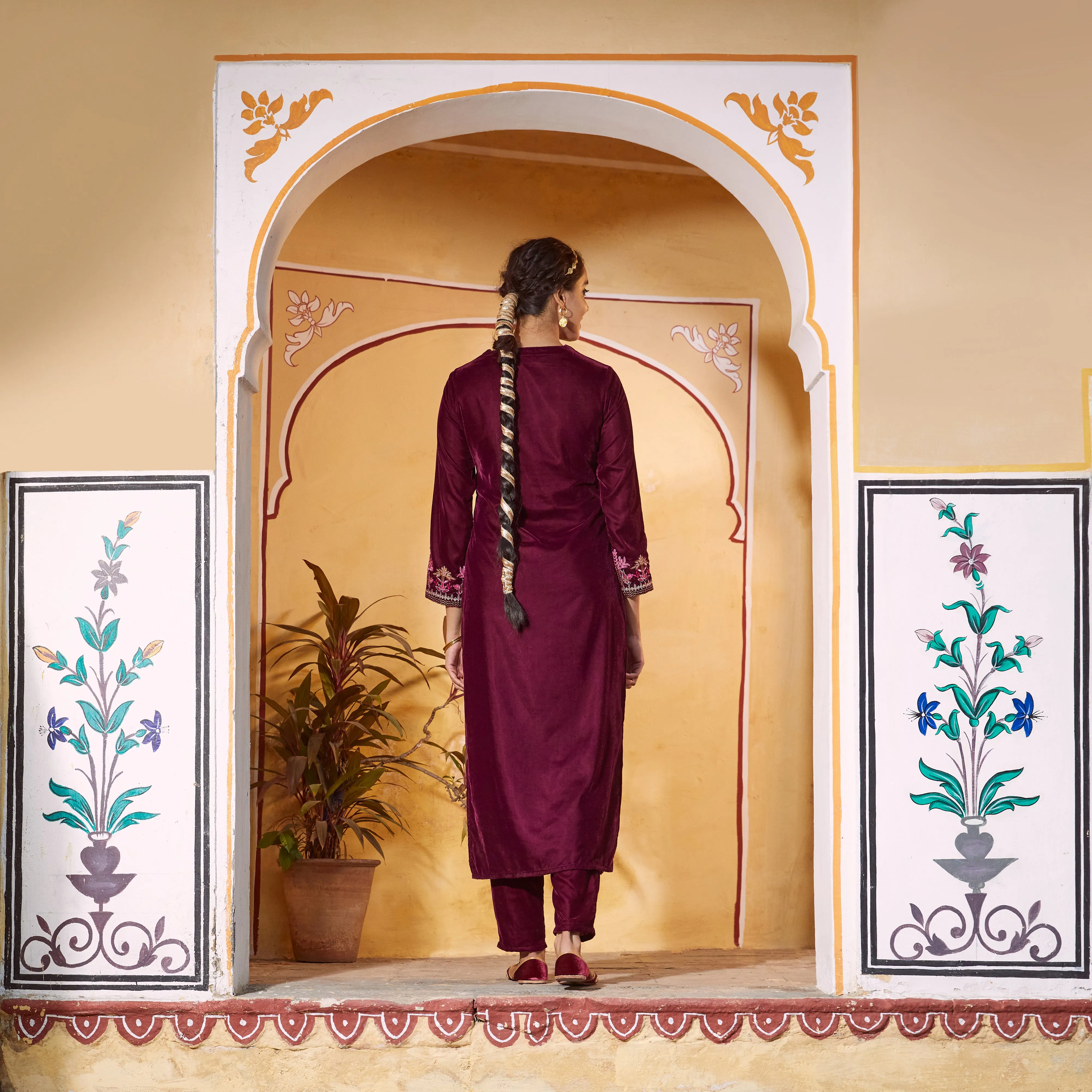 Magenta Velvet High Slit Zari Embroidered Kurta