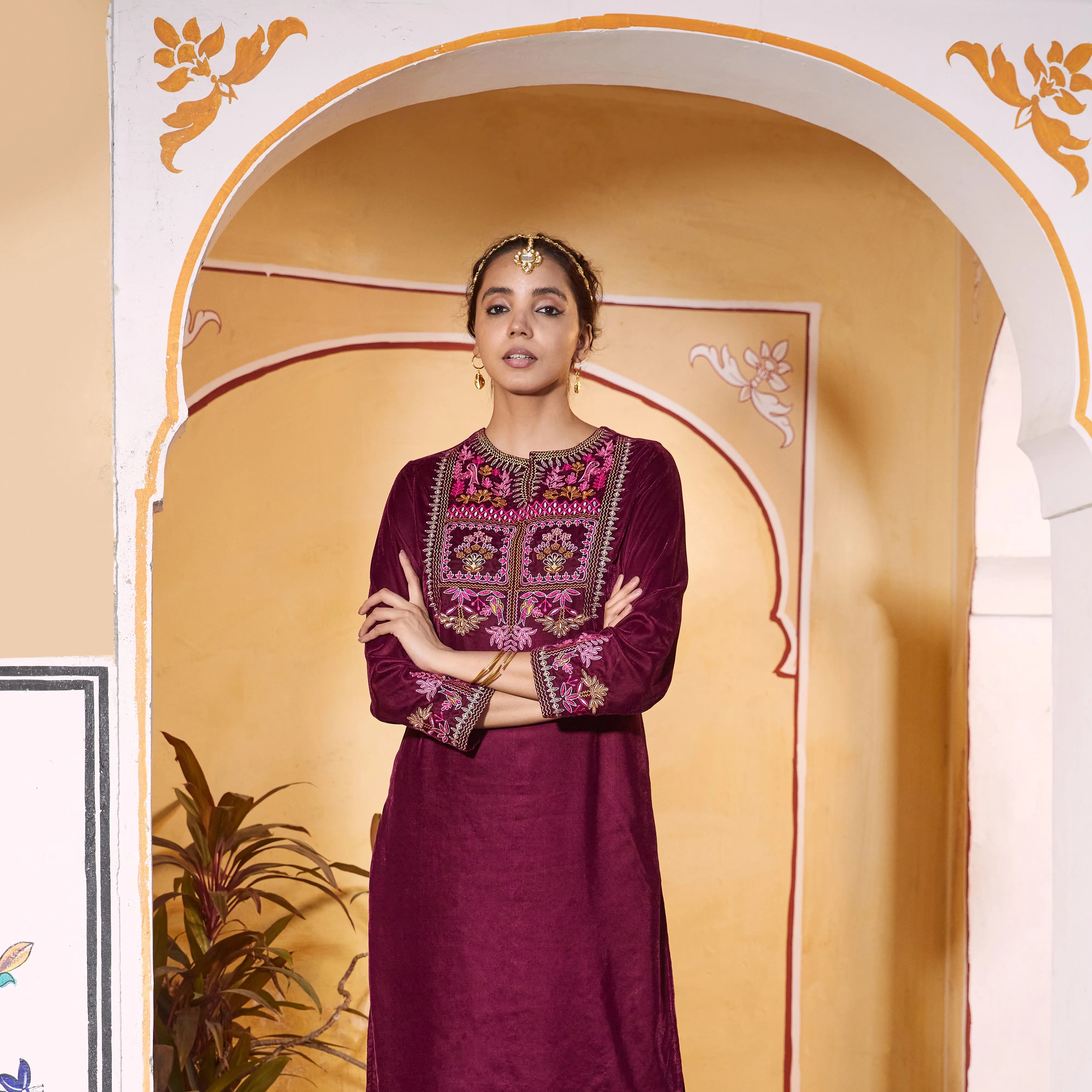 Magenta Velvet High Slit Zari Embroidered Kurta