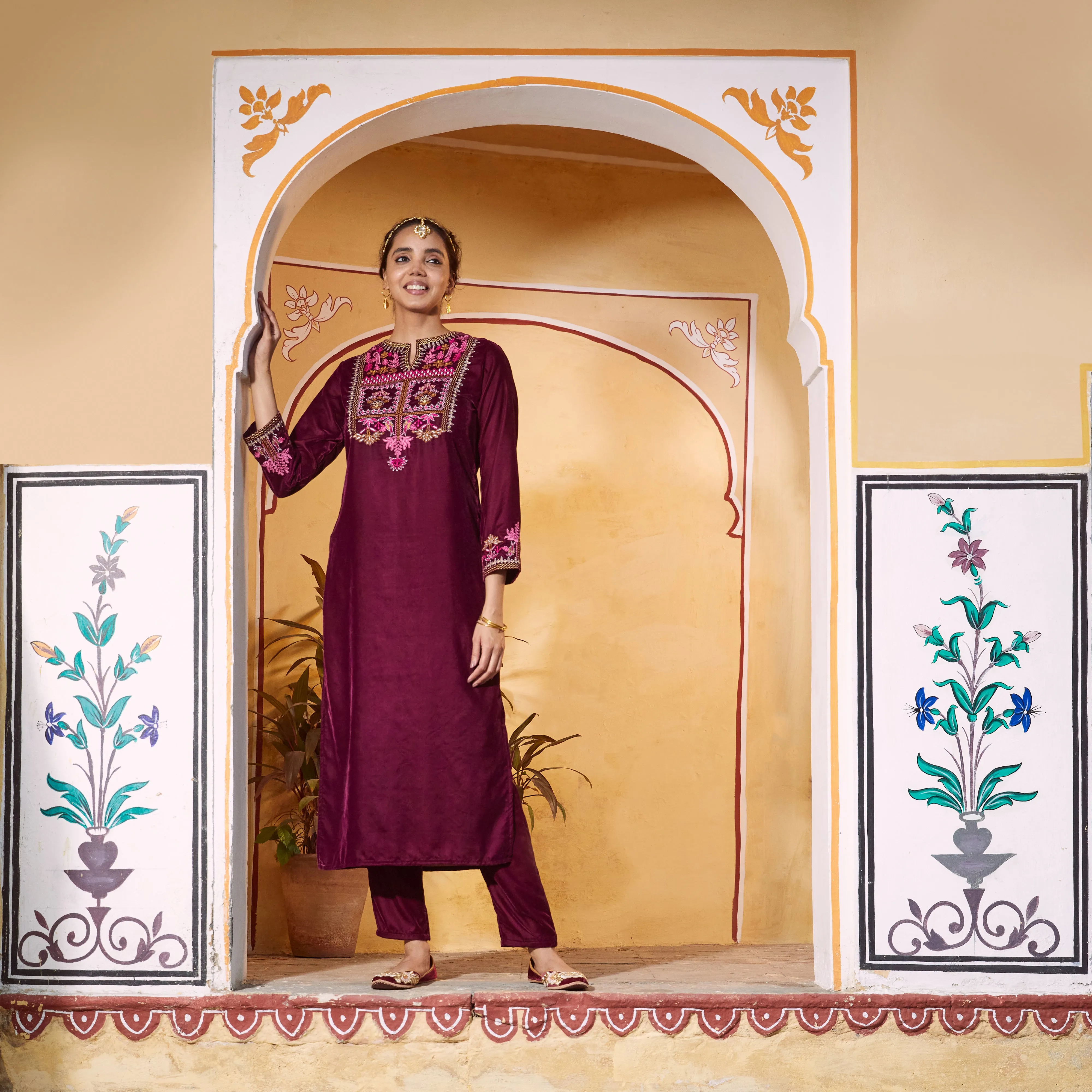 Magenta Velvet High Slit Zari Embroidered Kurta